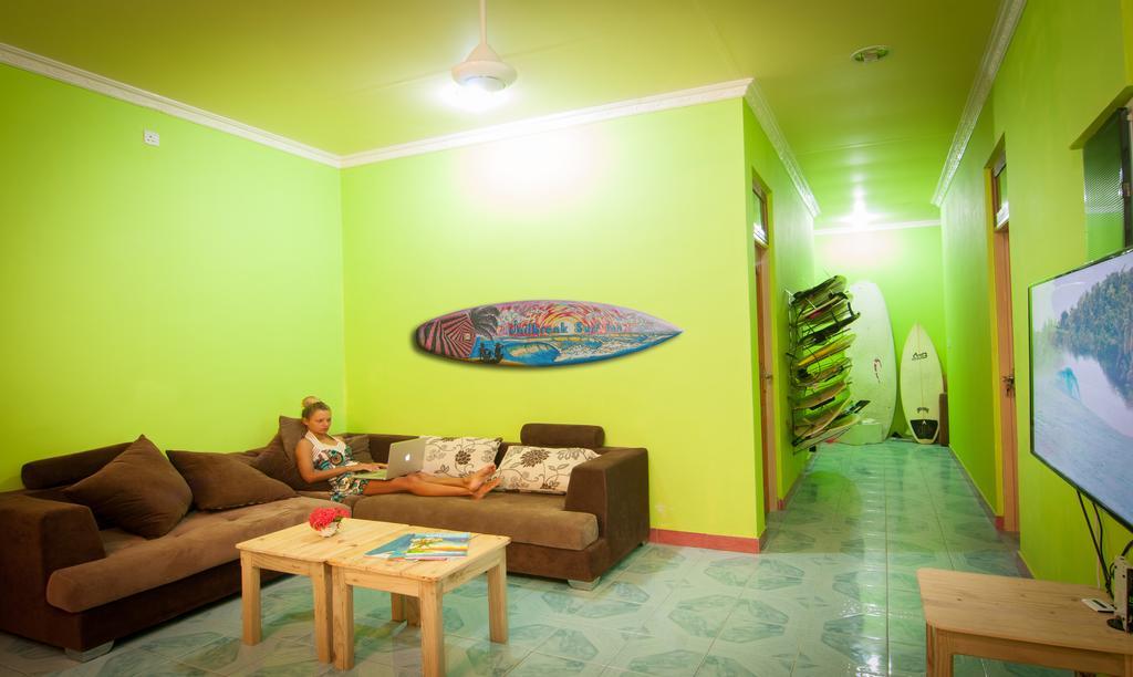 Jail Break Surf Inn Himmafushi Exterior foto