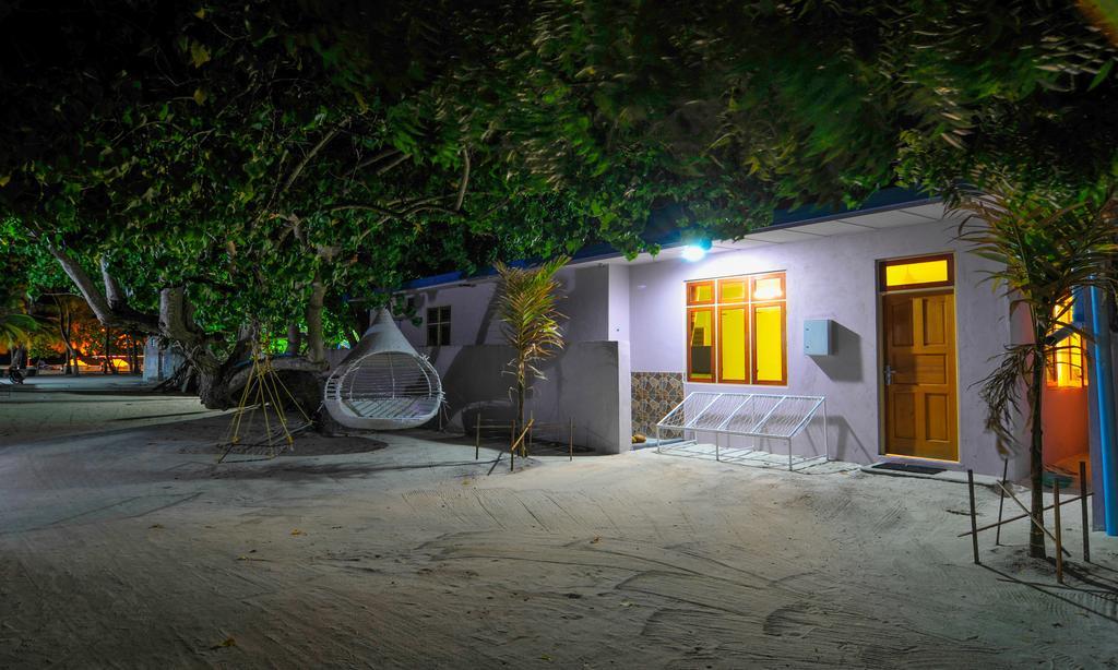 Jail Break Surf Inn Himmafushi Exterior foto