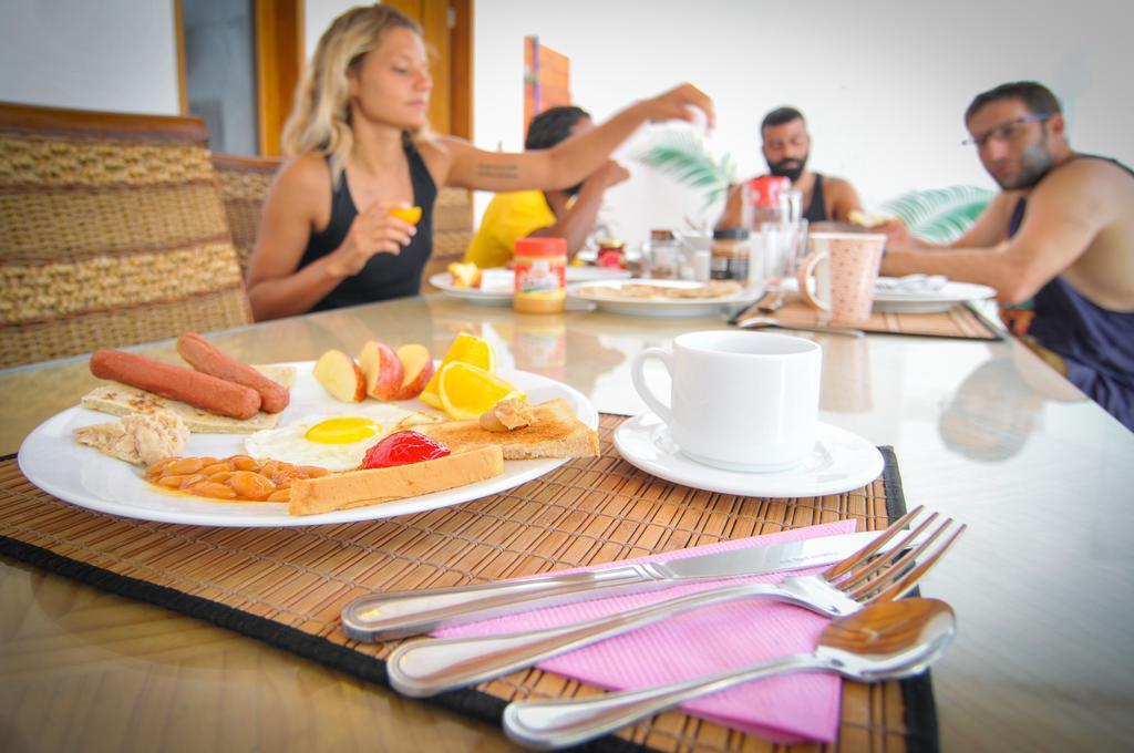 Jail Break Surf Inn Himmafushi Exterior foto